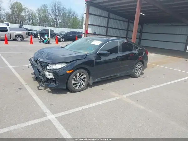 2HGFC2F77JH561439 2018 HONDA CIVIC - Image 2