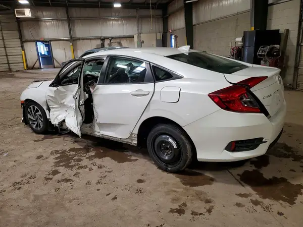 2HGFC2F77JH570058 2018 HONDA CIVIC - Image 2