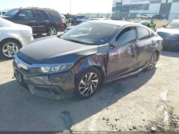 2HGFC2F77JH571243 2018 HONDA CIVIC - Image 2
