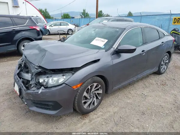 2HGFC2F77JH572098 2018 HONDA CIVIC - Image 2