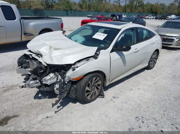 2HGFC2F77JH575261 2018 HONDA CIVIC - Image 2