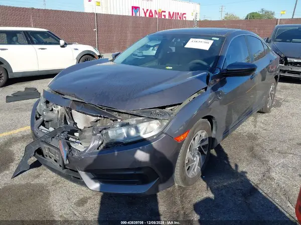 2HGFC2F77JH575440 2018 HONDA CIVIC - Image 2