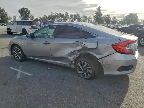 2HGFC2F77JH577883 2018 HONDA CIVIC - Image 2
