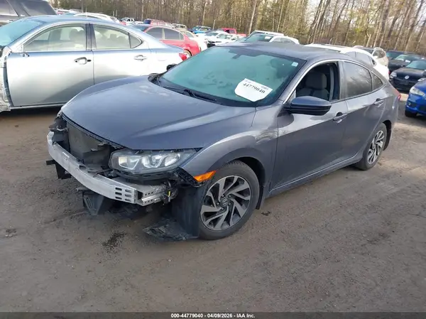 2HGFC2F77JH579682 2018 HONDA CIVIC - Image 2