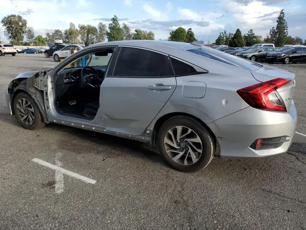 2HGFC2F77JH581397 2018 HONDA CIVIC - Image 2