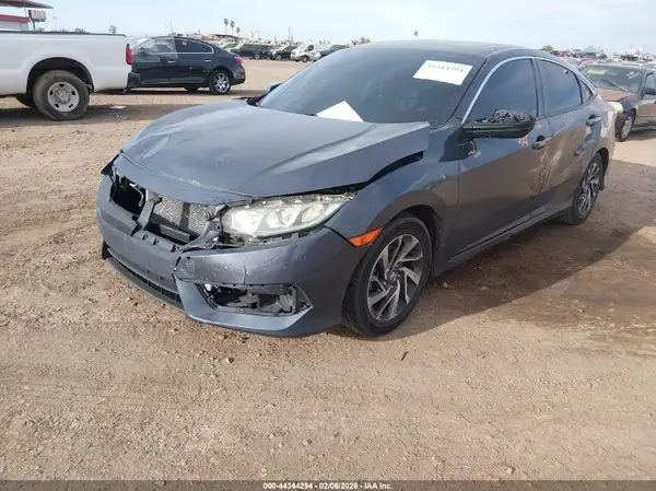 2HGFC2F77JH584719 2018 HONDA CIVIC - Image 2