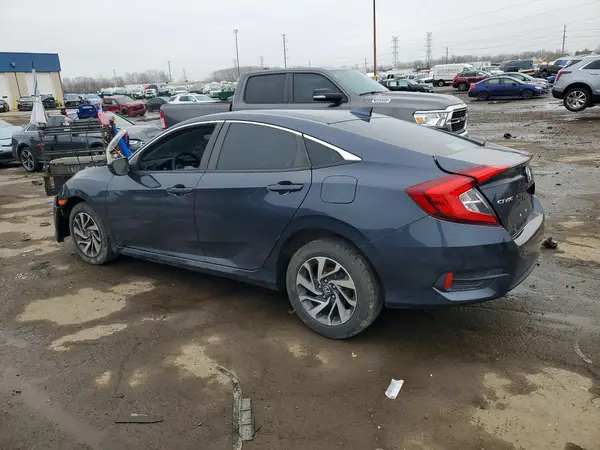 2HGFC2F77JH589385 2018 HONDA CIVIC - Image 2
