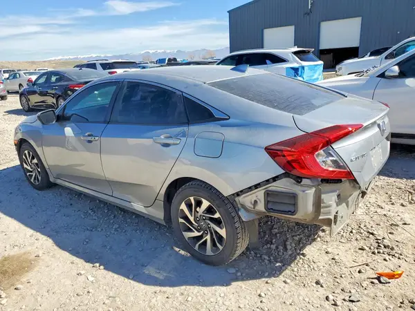 2HGFC2F77JH595199 2018 HONDA CIVIC - Image 2