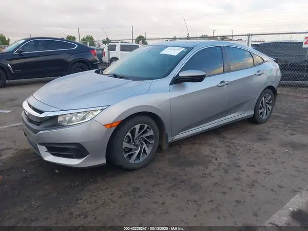 2HGFC2F77JH606587 2018 HONDA CIVIC - Image 2