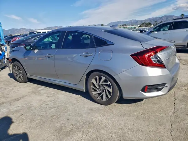 2HGFC2F77JH609053 2018 HONDA CIVIC - Image 2