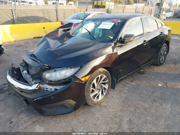 2HGFC2F78JH507728 2018 HONDA CIVIC - Image 2