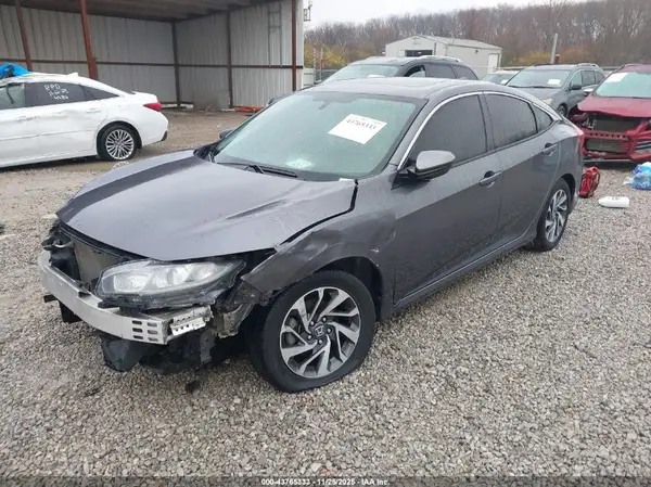 2HGFC2F78JH512136 2018 HONDA CIVIC - Image 2