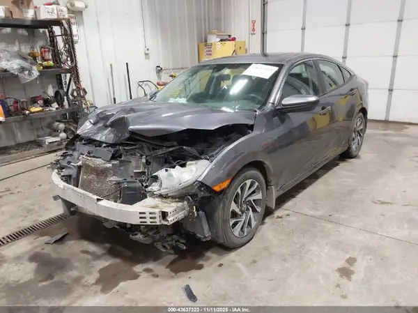 2HGFC2F78JH512752 2018 HONDA CIVIC - Image 2