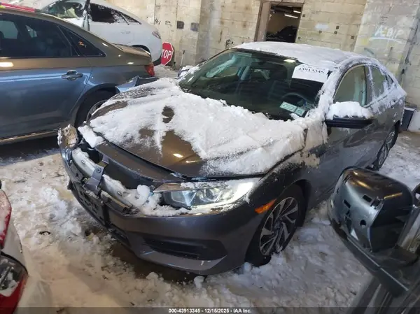 2HGFC2F78JH516414 2018 HONDA CIVIC - Image 2