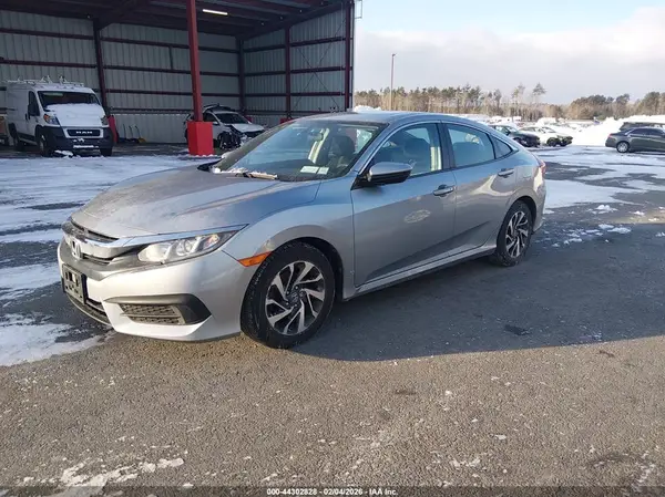2HGFC2F78JH529955 2018 HONDA CIVIC - Image 2