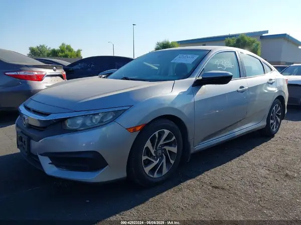 2HGFC2F78JH532094 2018 HONDA CIVIC - Image 2