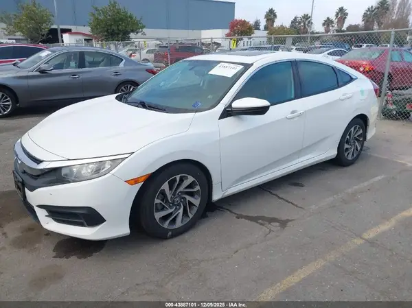2HGFC2F78JH542639 2018 HONDA CIVIC - Image 2