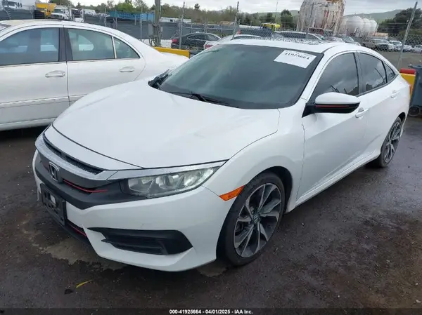 2HGFC2F78JH546559 2018 HONDA CIVIC - Image 2