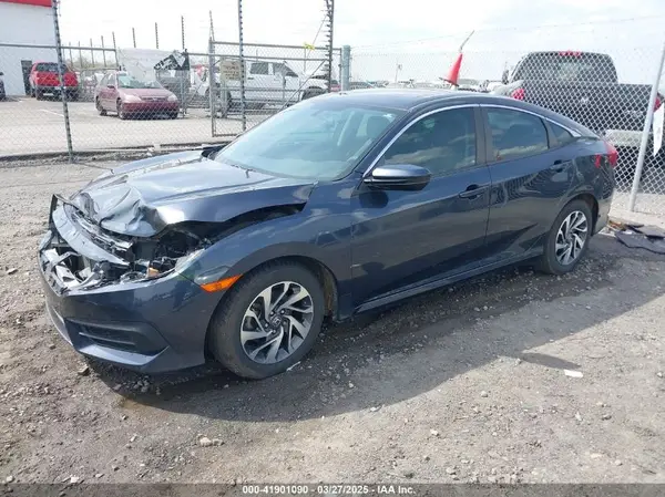 2HGFC2F78JH582803 2018 HONDA CIVIC - Image 2