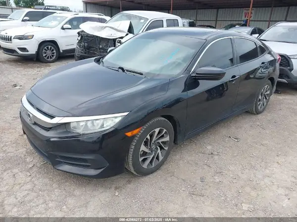 2HGFC2F78JH589623 2018 HONDA CIVIC - Image 2
