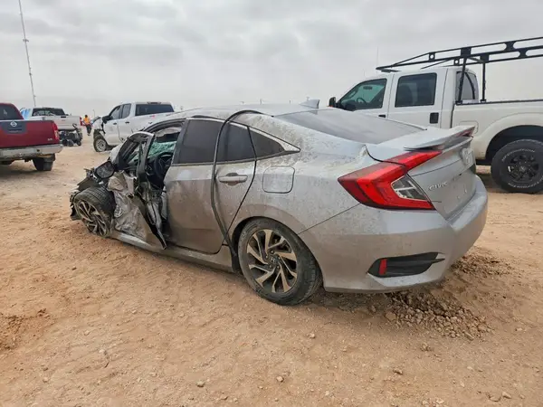 2HGFC2F78JH592084 2018 HONDA CIVIC - Image 2