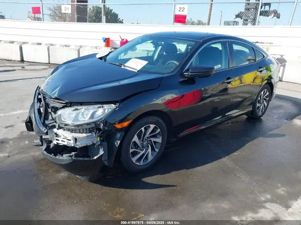2HGFC2F78JH596197 2018 HONDA CIVIC - Image 2