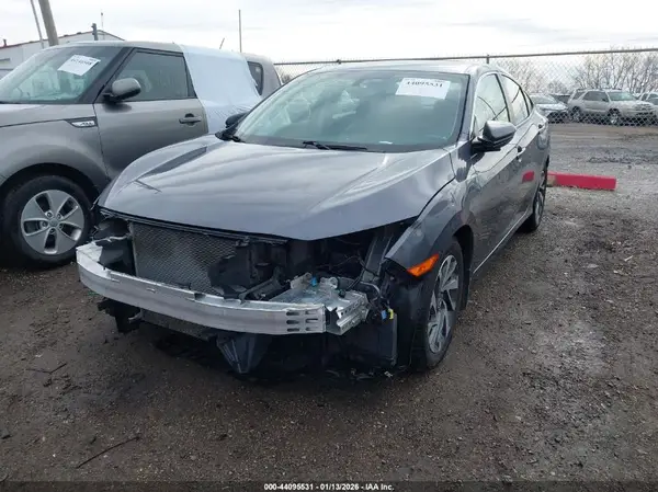 2HGFC2F78JH600085 2018 HONDA CIVIC - Image 2