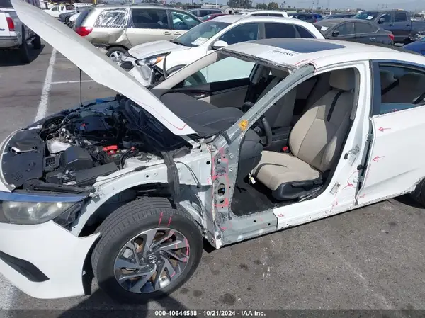 2016 HONDA CIVIC auction photo 6