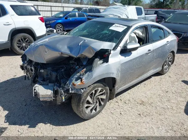 2HGFC2F79JH507057 2018 HONDA CIVIC - Image 2
