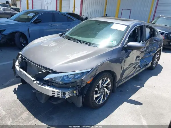 2HGFC2F79JH512176 2018 HONDA CIVIC - Image 2