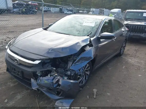 2HGFC2F79JH516681 2018 HONDA CIVIC - Image 2