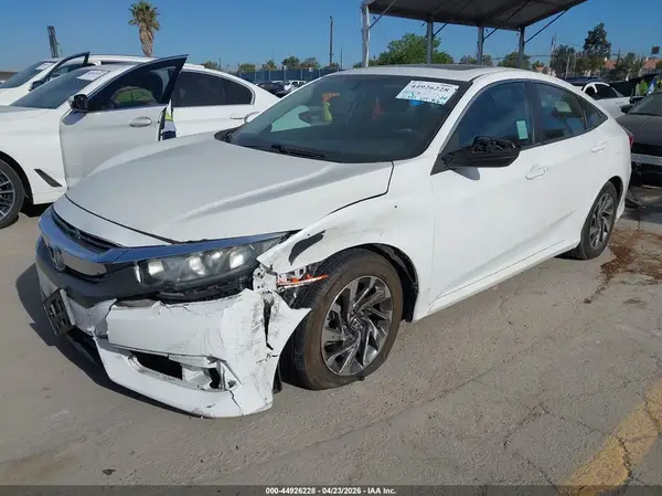 2HGFC2F79JH521332 2018 HONDA CIVIC - Image 2