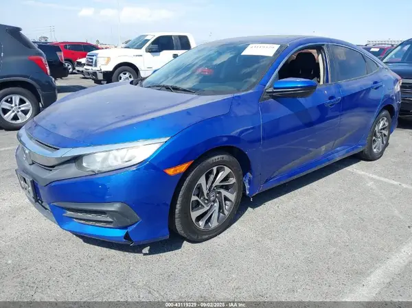 2HGFC2F79JH523114 2018 HONDA CIVIC - Image 2