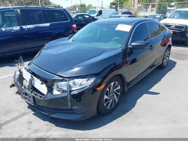 2HGFC2F79JH526563 2018 HONDA CIVIC - Image 2