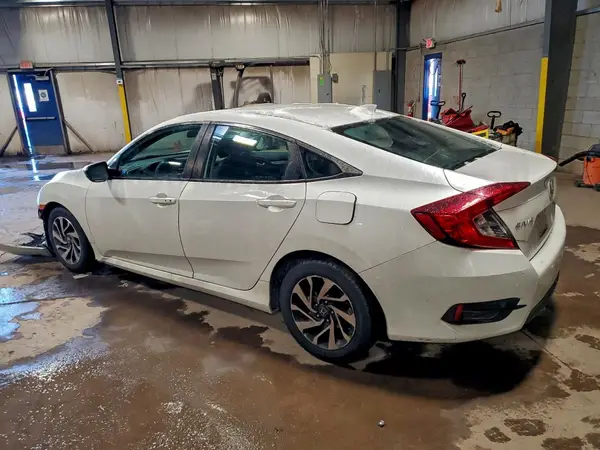 2HGFC2F79JH528233 2018 HONDA CIVIC - Image 2