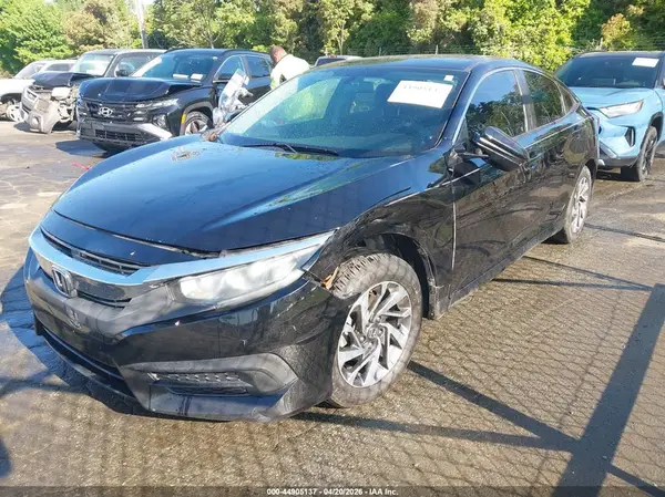 2HGFC2F79JH528488 2018 HONDA CIVIC - Image 2