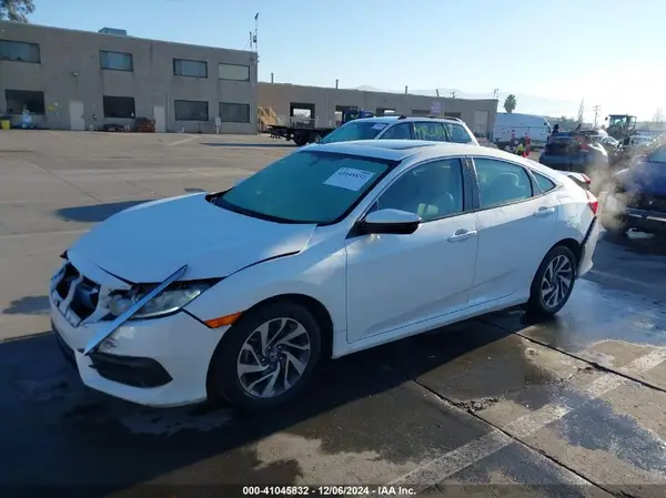 2HGFC2F79JH529172 2018 HONDA CIVIC - Image 2