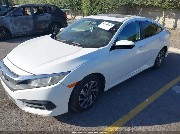 2HGFC2F79JH532167 2018 HONDA CIVIC - Image 2
