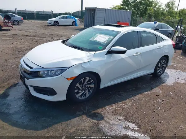 2HGFC2F79JH532184 2018 HONDA CIVIC - Image 2