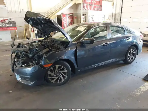 2HGFC2F79JH534792 2018 HONDA CIVIC - Image 2
