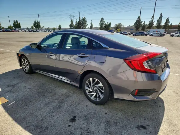 2HGFC2F79JH540687 2018 HONDA CIVIC - Image 2