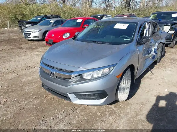 2HGFC2F79JH542472 2018 HONDA CIVIC - Image 2