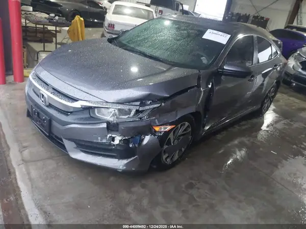 2HGFC2F79JH542827 2018 HONDA CIVIC - Image 2