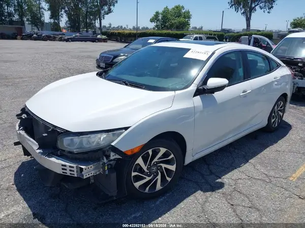 2HGFC2F79JH543864 2018 HONDA CIVIC - Image 2