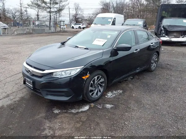 2HGFC2F79JH564830 2018 HONDA CIVIC - Image 2