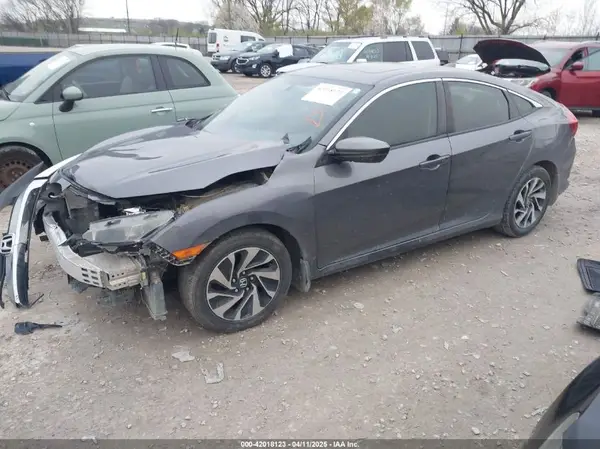 2HGFC2F79JH570403 2018 HONDA CIVIC - Image 2