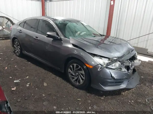 2HGFC2F79JH575133 2018 HONDA CIVIC - Image 1