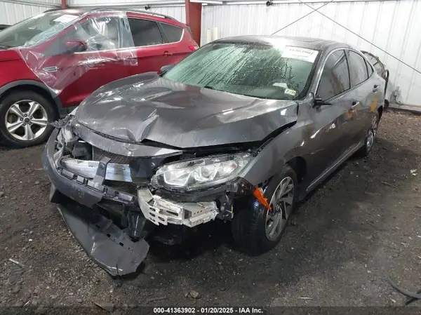 2HGFC2F79JH575133 2018 HONDA CIVIC - Image 2
