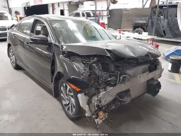2HGFC2F79JH578694 2018 HONDA CIVIC - Image 1