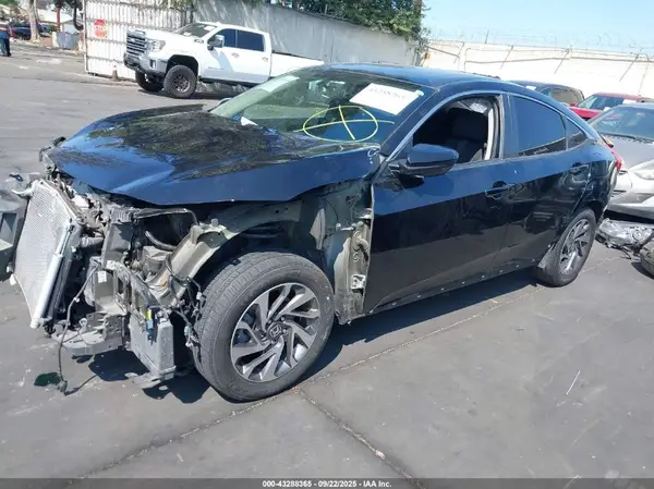 2HGFC2F79JH591624 2018 HONDA CIVIC - Image 2